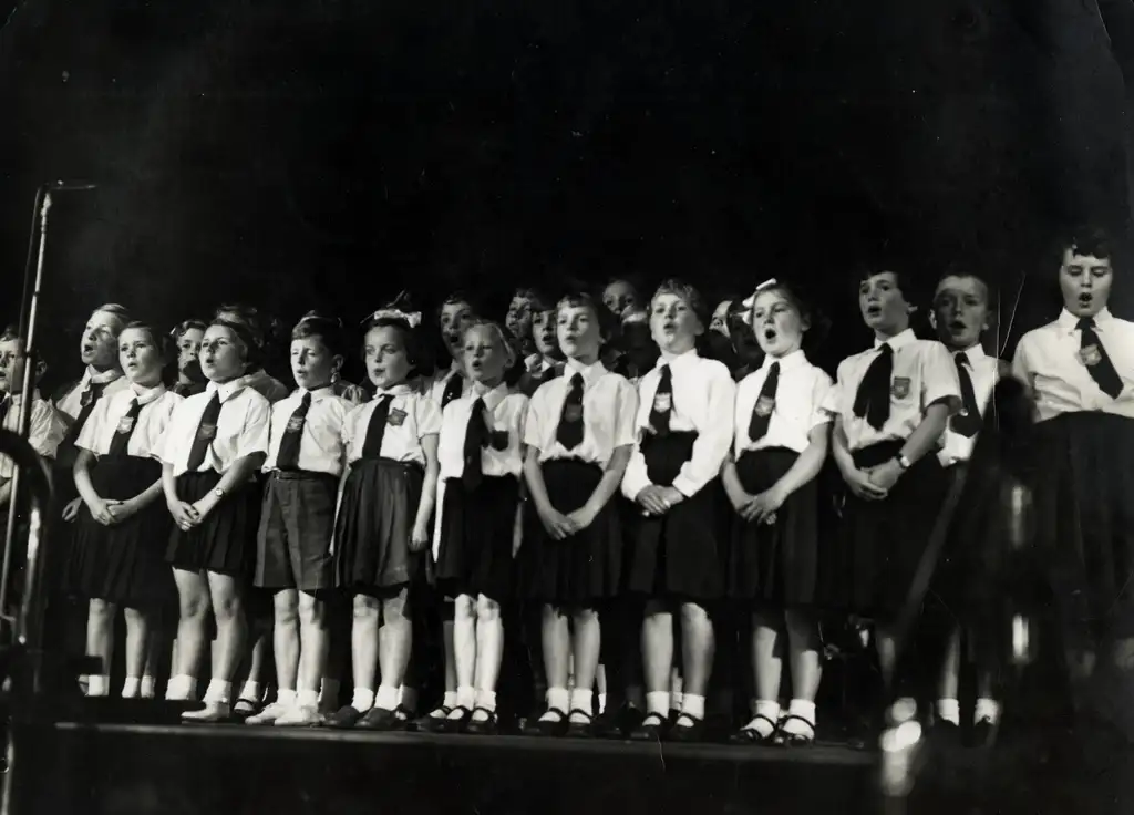 Ysgol Gynradd Gymraeg Aberdâr Choir